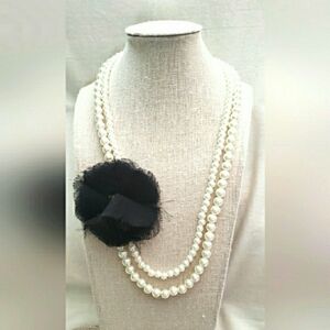 90s Vintage Necklace Layered Faux Pearls White Beads Black Fabric Flower MN47